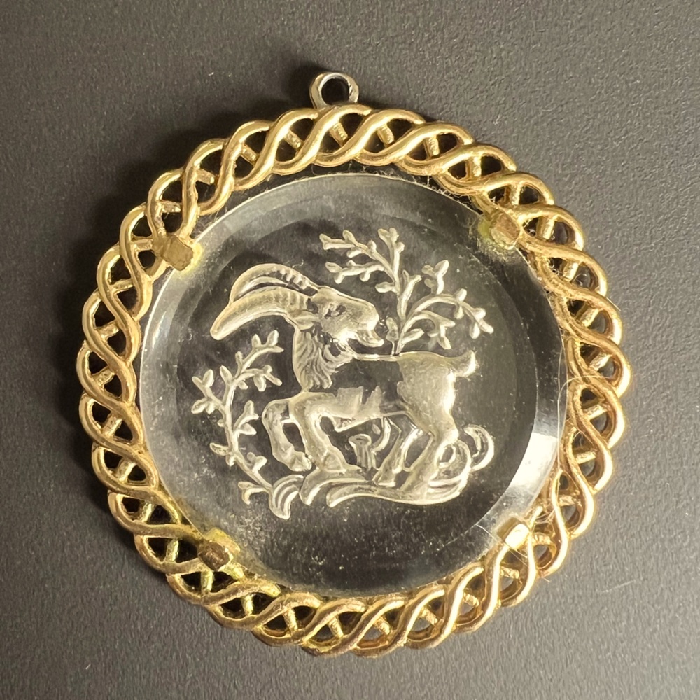 Vintage Aries Pendant Glass and Metal ♈️